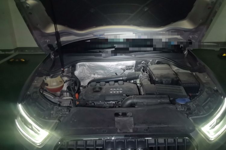 Used Audi Q3 2015 35 TFSI Comfort Model Engine Bay