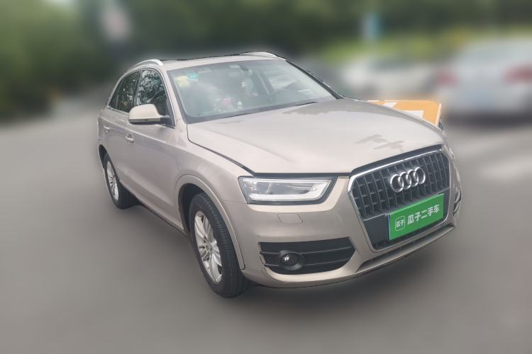 Used Audi Q3 2015 35 TFSI Comfort Model Front Right 45 Deg