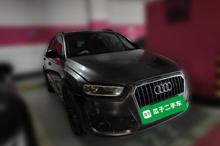 Used Audi Q3 2015 30 TFSI Comfort Model Front Right 45 Deg