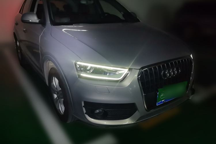 Used Audi Q3 2015 35 TFSI Comfort Model Front Right 45 Deg
