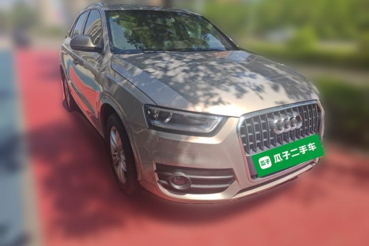 Used Audi Q3 2015 30 TFSI Comfort Model Front Right 45 Deg