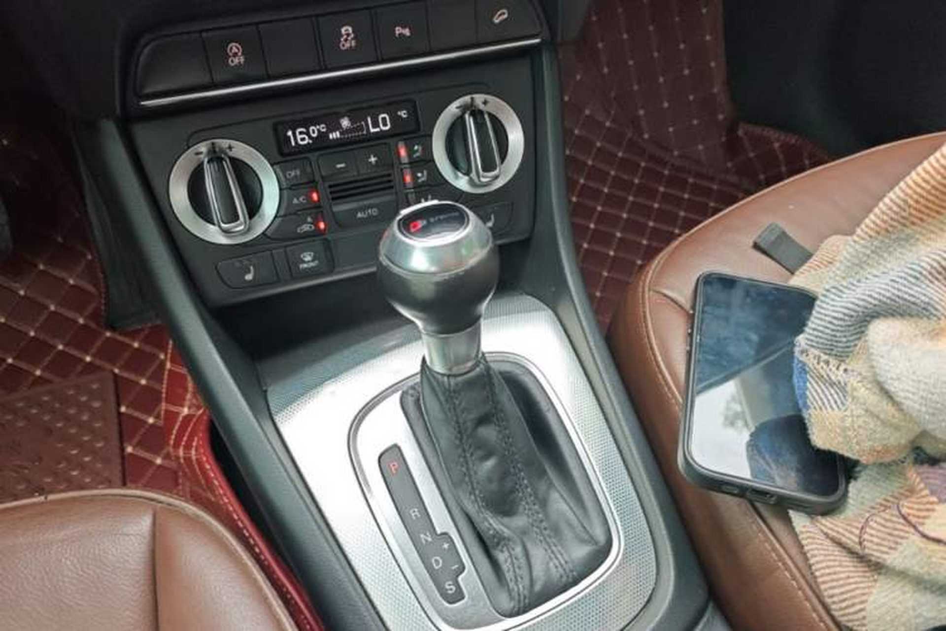 Used Audi Q3 2015 35 TFSI quattro Technology Edition Gear Lever