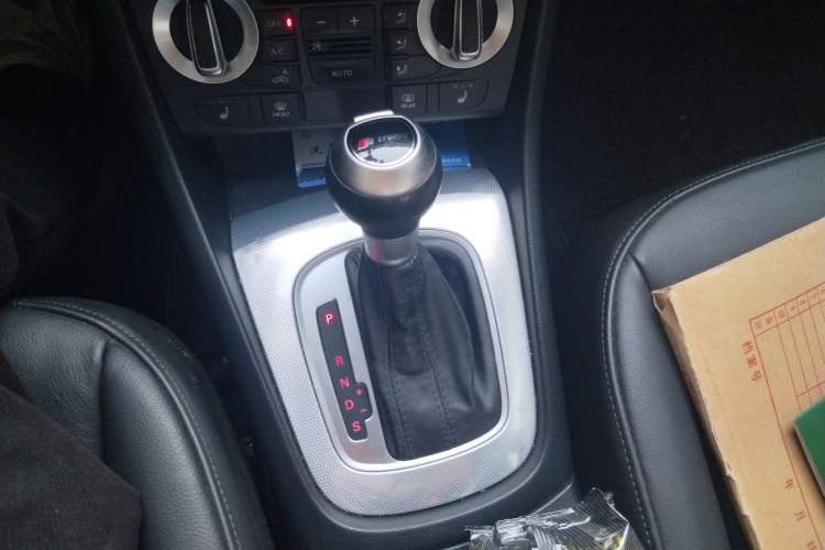 Used Audi Q3 2015 35 TFSI Millionth Anniversary Comfort Model Gear Lever