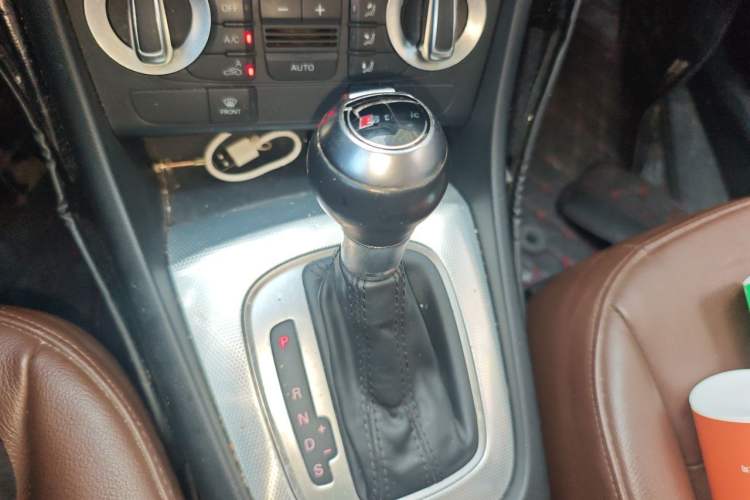 Used Audi Q3 2015 30 TFSI Comfort Model Gear Lever