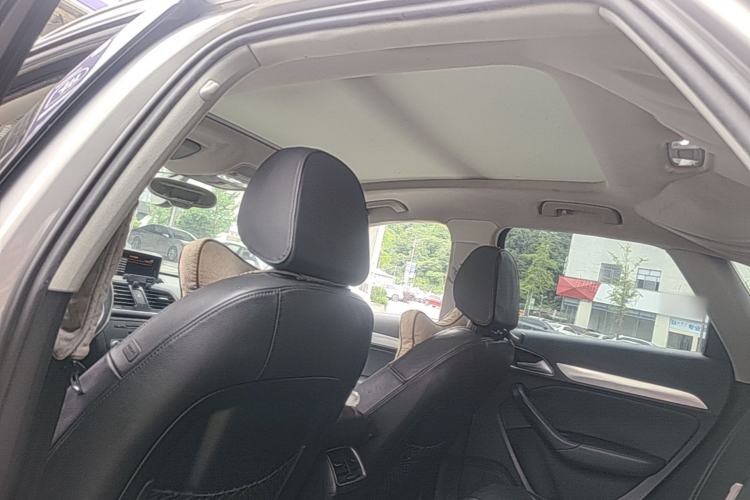 Used Audi Q3 2015 35 TFSI Comfort Model Headliner