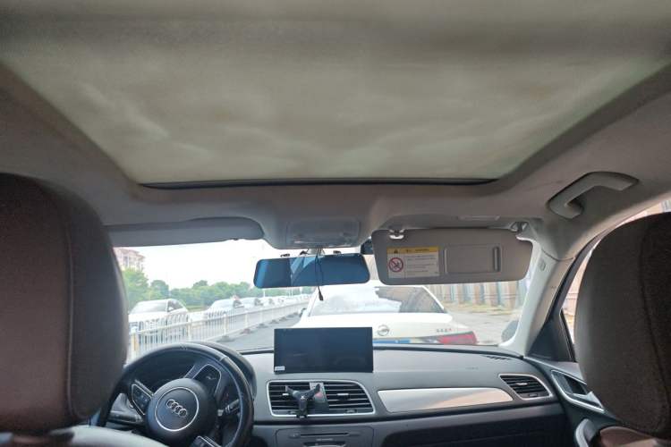 Used Audi Q3 2015 30 TFSI Comfort Model Headliner