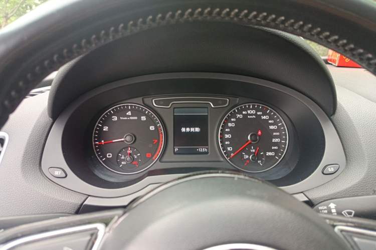 Used Audi Q3 2015 35 TFSI quattro Technology Edition Instrument Cluster