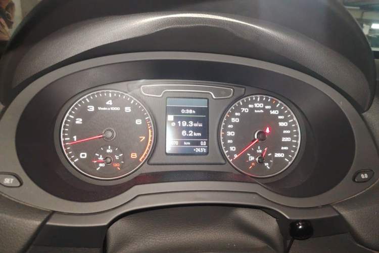 Used Audi Q3 2015 35 TFSI quattro Technology Edition Instrument Cluster