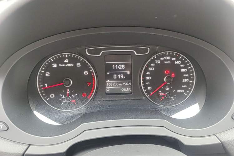 Used Audi Q3 2015 35 TFSI Comfort Model Instrument Cluster