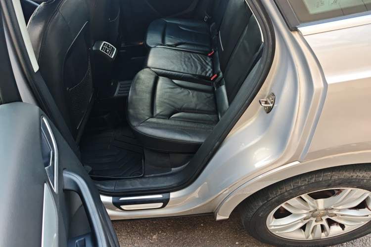 Used Audi Q3 2015 35 TFSI Comfort Model Left Rear Seat