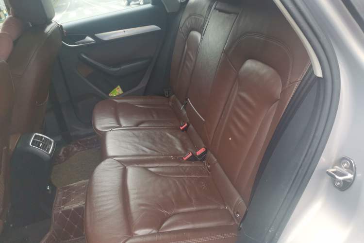 Used Audi Q3 2015 35 TFSI Comfort Model Left Rear Seat