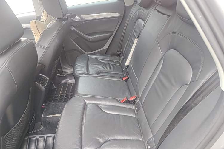 Used Audi Q3 2015 35 TFSI Comfort Model Left Rear Seat