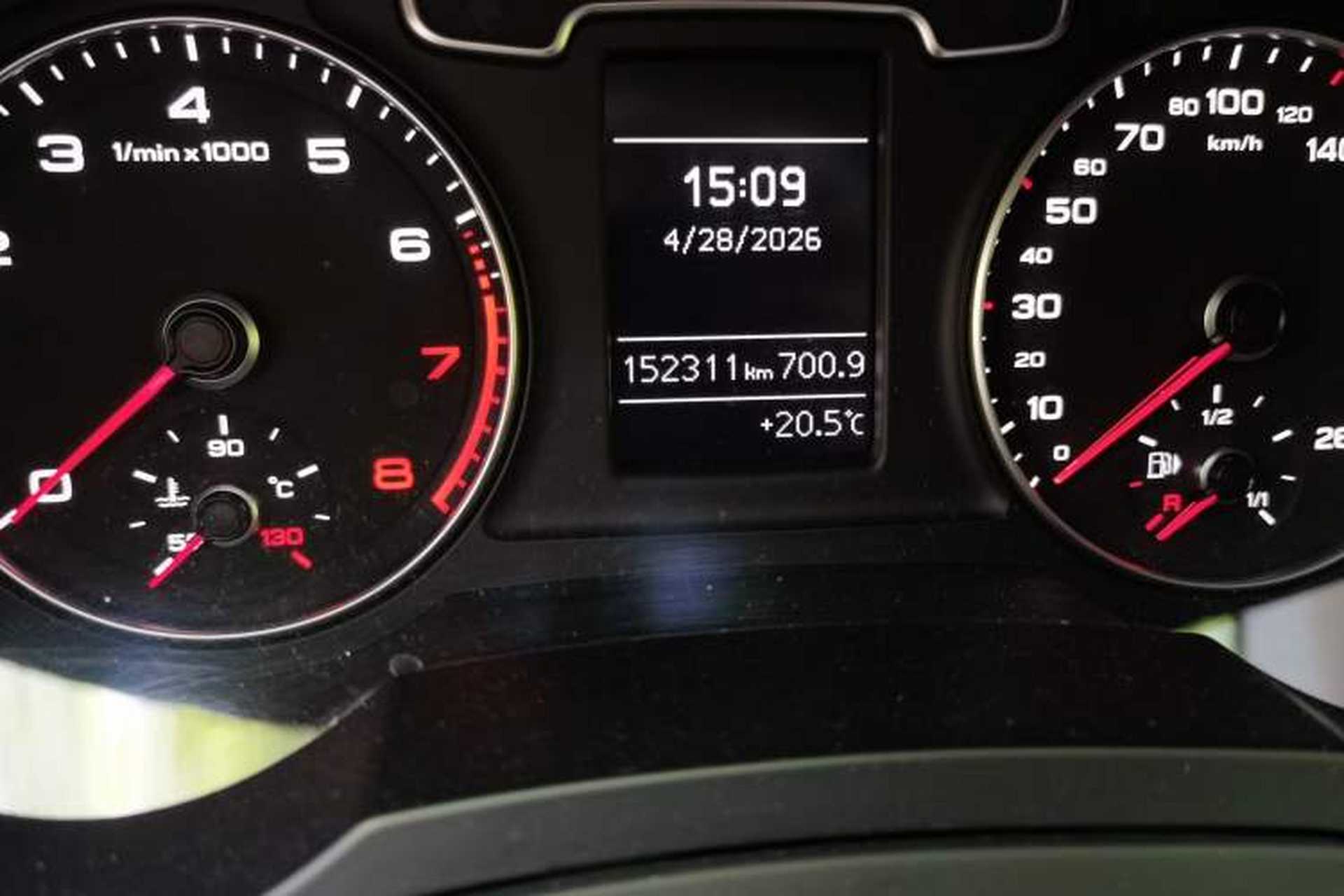 Used Audi Q3 2015 30 TFSI Ambition Edition Odometer Close Up