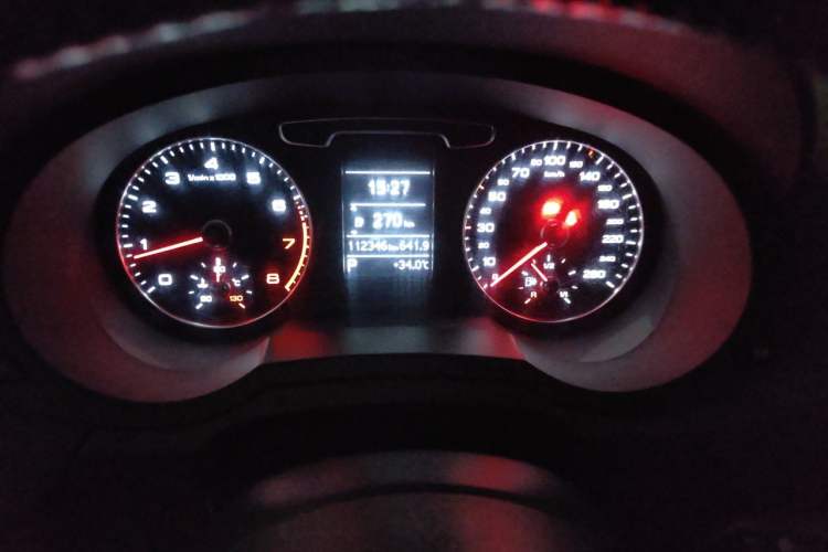 Used Audi Q3 2015 30 TFSI Comfort Model Odometer Close Up