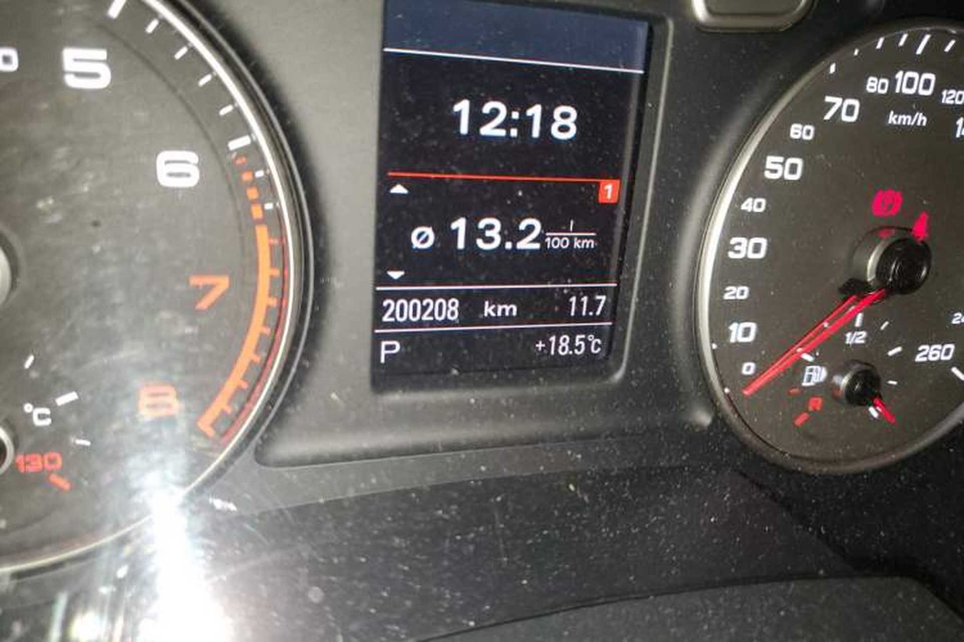 Used Audi Q3 2015 35 TFSI quattro Technology Edition Odometer Close Up