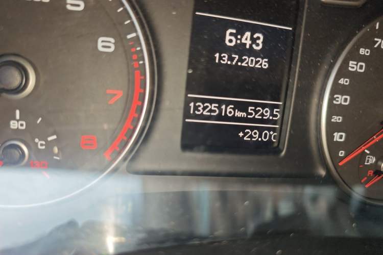 Used Audi Q3 2015 30 TFSI Comfort Model Odometer Close Up