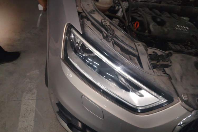 Used Audi Q3 2015 35 TFSI quattro Technology Edition Right Front Headlight