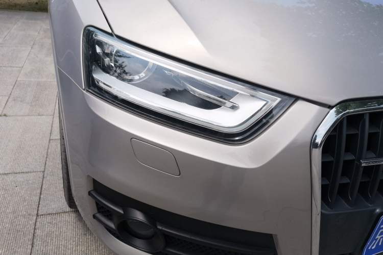 Used Audi Q3 2015 35 TFSI quattro Millionth Anniversary Edition Right Front Headlight