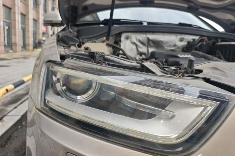 Used Audi Q3 2015 30 TFSI Comfort Model Right Front Headlight