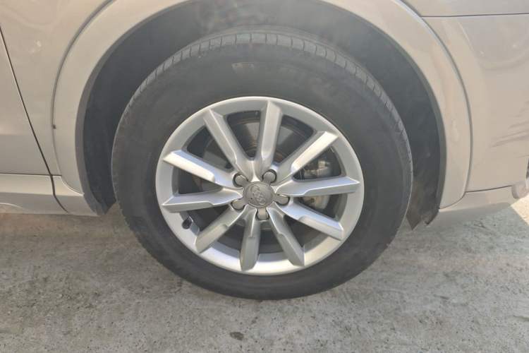 Used Audi Q3 2015 30 TFSI Ambition Edition Right Front Wheel Hub