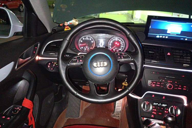 Used Audi Q3 2015 30 TFSI Ambition Edition Steering Wheel