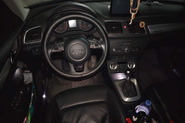 Used Audi Q3 2015 35 TFSI quattro Technology Edition Steering Wheel