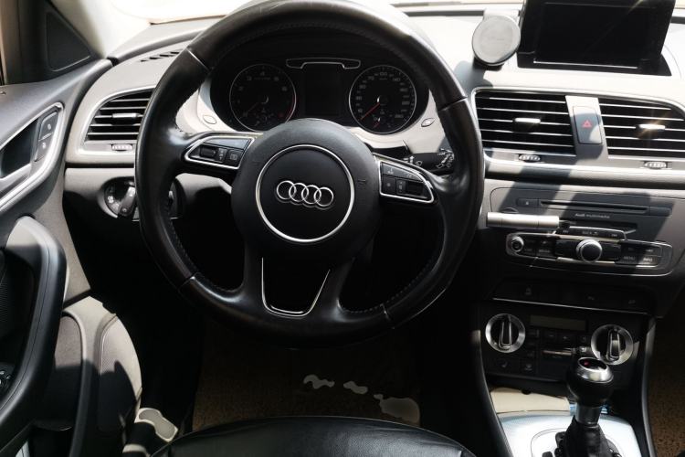 Used Audi Q3 2015 35 TFSI quattro Millionth Anniversary Edition Steering Wheel
