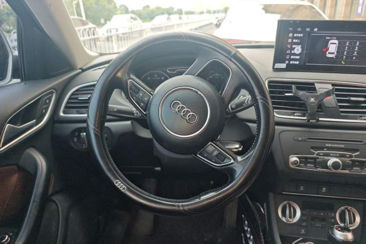 Used Audi Q3 2015 30 TFSI Comfort Model Steering Wheel