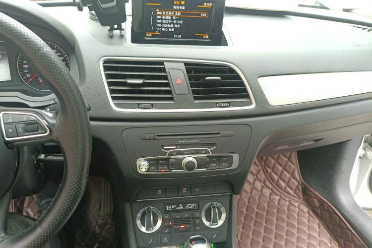 Used Audi Q3 2015 35 TFSI Comfort Model Audio And AC Panel