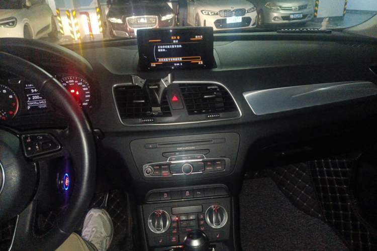 Used Audi Q3 2015 35 TFSI Comfort Model Audio And AC Panel