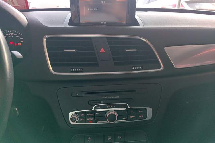 Used Audi Q3 2015 35 TFSI Comfort Model Audio And AC Panel