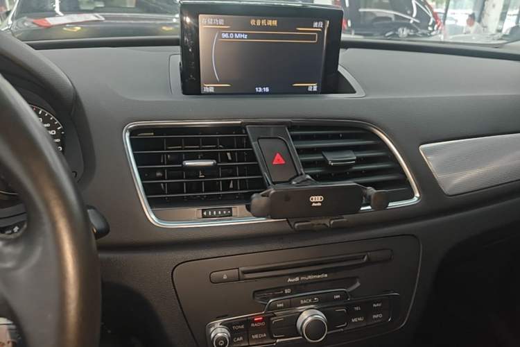 Used Audi Q3 2015 35 TFSI Comfort Model Audio And AC Panel
