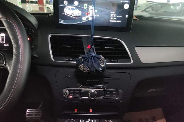 Used Audi Q3 2015 30 TFSI Ambition Edition Audio And AC Panel