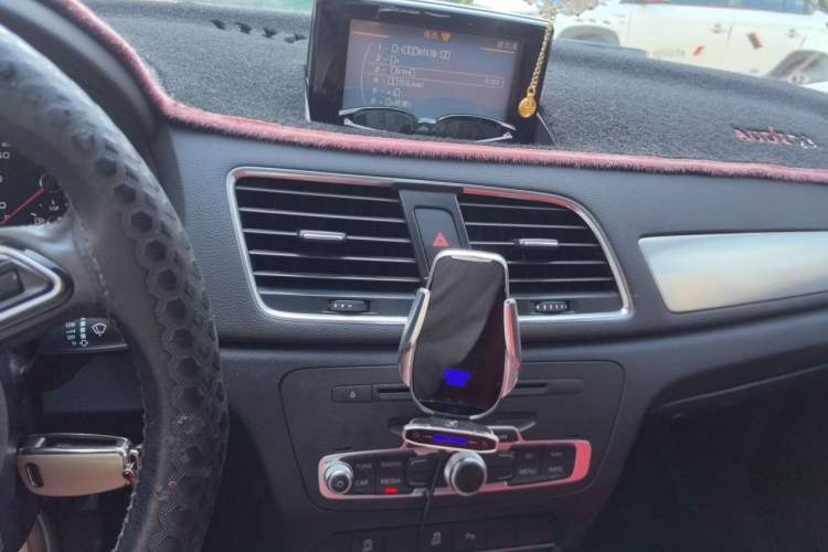 Used Audi Q3 2015 35 TFSI Ambition Edition Audio And AC Panel