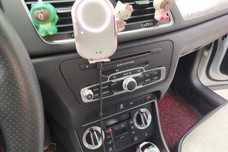 Used Audi Q3 2015 35 TFSI quattro Technology Edition Audio And AC Panel