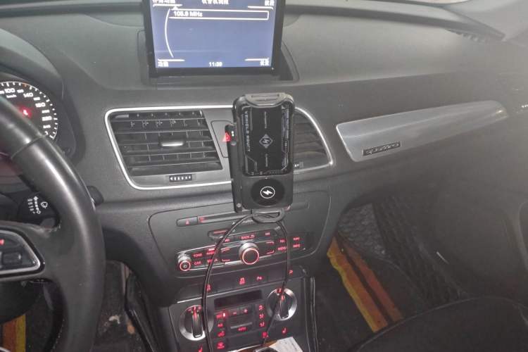 Used Audi Q3 2015 35 TFSI quattro Technology Edition Audio And AC Panel