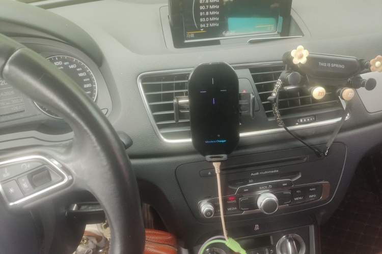 Used Audi Q3 2015 30 TFSI Ambition Edition Audio And AC Panel