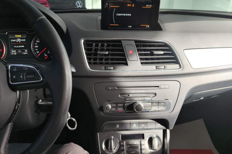 Used Audi Q3 2015 35 TFSI quattro Millionth Anniversary Edition Audio And AC Panel
