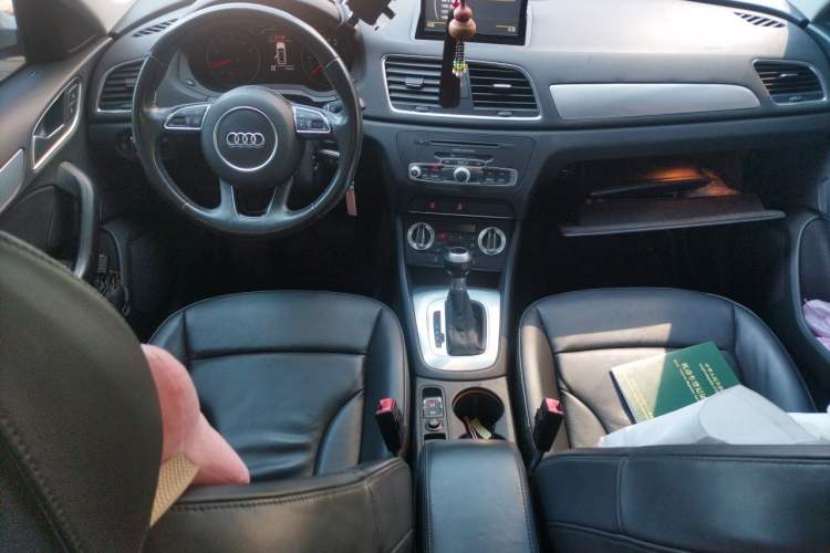 Used Audi Q3 2015 30 TFSI Comfort Model Audio And AC Panel