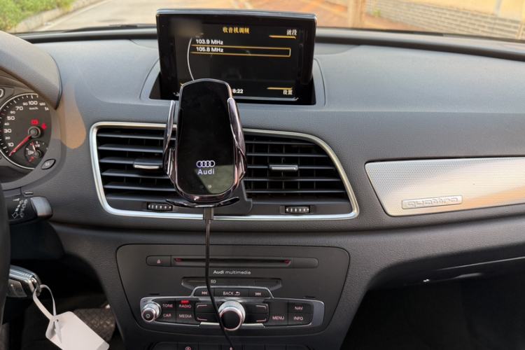 Used Audi Q3 2015 35 TFSI quattro Technology Edition Audio And AC Panel