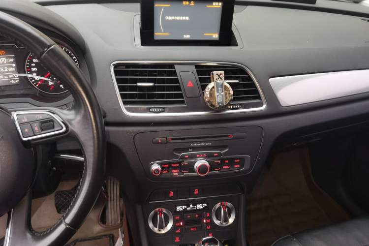 Used Audi Q3 2015 30 TFSI Comfort Model Audio And AC Panel