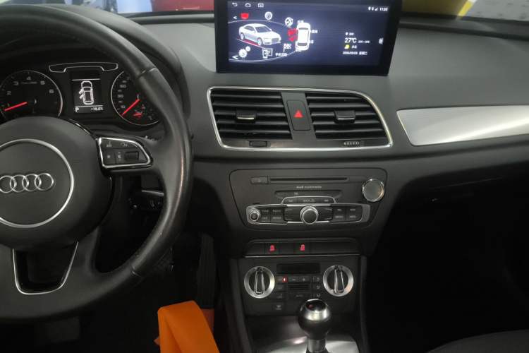 Used Audi Q3 2015 30 TFSI Comfort Model Audio And AC Panel