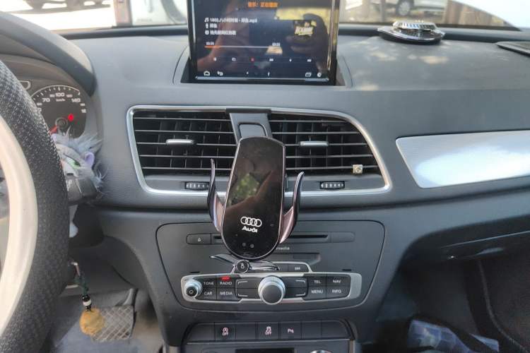 Used Audi Q3 2015 35 TFSI Comfort Model Audio And AC Panel