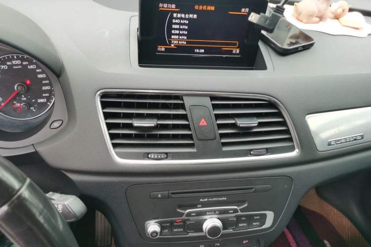 Used Audi Q3 2015 35 TFSI quattro Millionth Anniversary Edition Audio And AC Panel