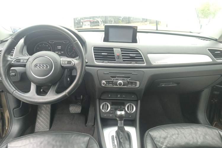 Used Audi Q3 2015 35 TFSI quattro Millionth Anniversary Edition Audio And AC Panel
