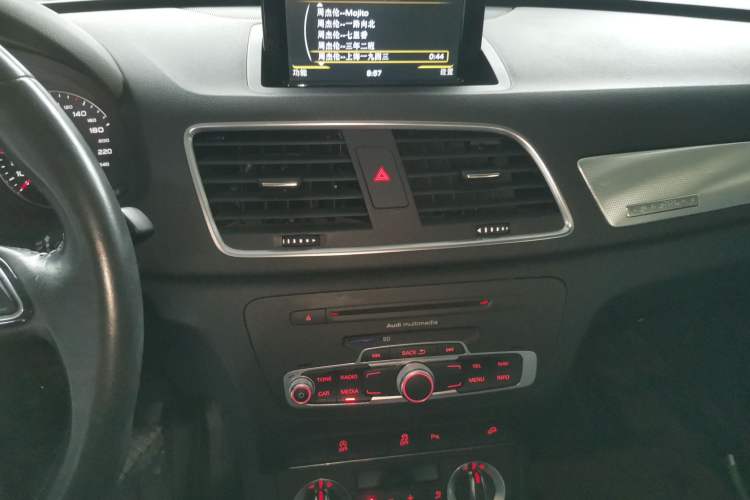 Used Audi Q3 2015 35 TFSI quattro Millionth Anniversary Edition Audio And AC Panel