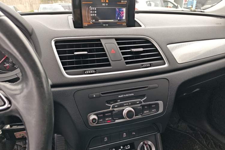 Used Audi Q3 2015 35 TFSI Millionth Anniversary Comfort Model Audio And AC Panel