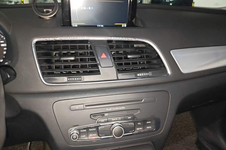 Used Audi Q3 2015 30 TFSI Comfort Model Audio And AC Panel