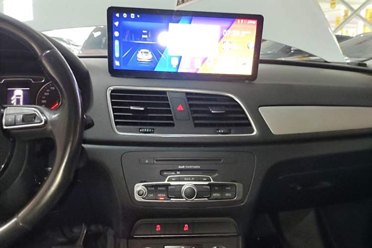 Used Audi Q3 2015 30 TFSI Ambition Edition Audio And AC Panel