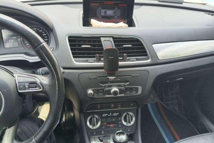 Used Audi Q3 2015 35 TFSI quattro Technology Edition Audio And AC Panel
